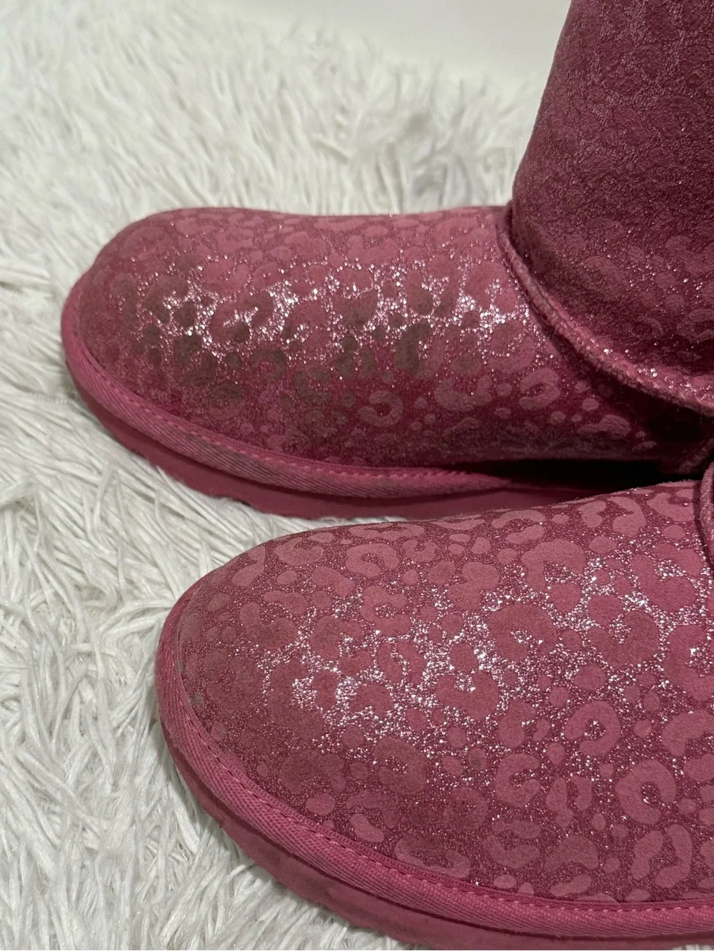 UGG  Girls Classic II Pink Glitter Leopard  Boots Size:3